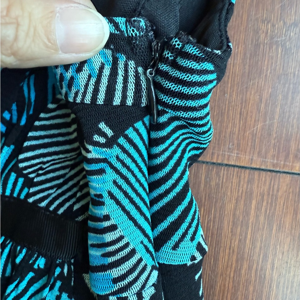 Floral Patterned Dress in Blue and Black - Picture 4 of 6